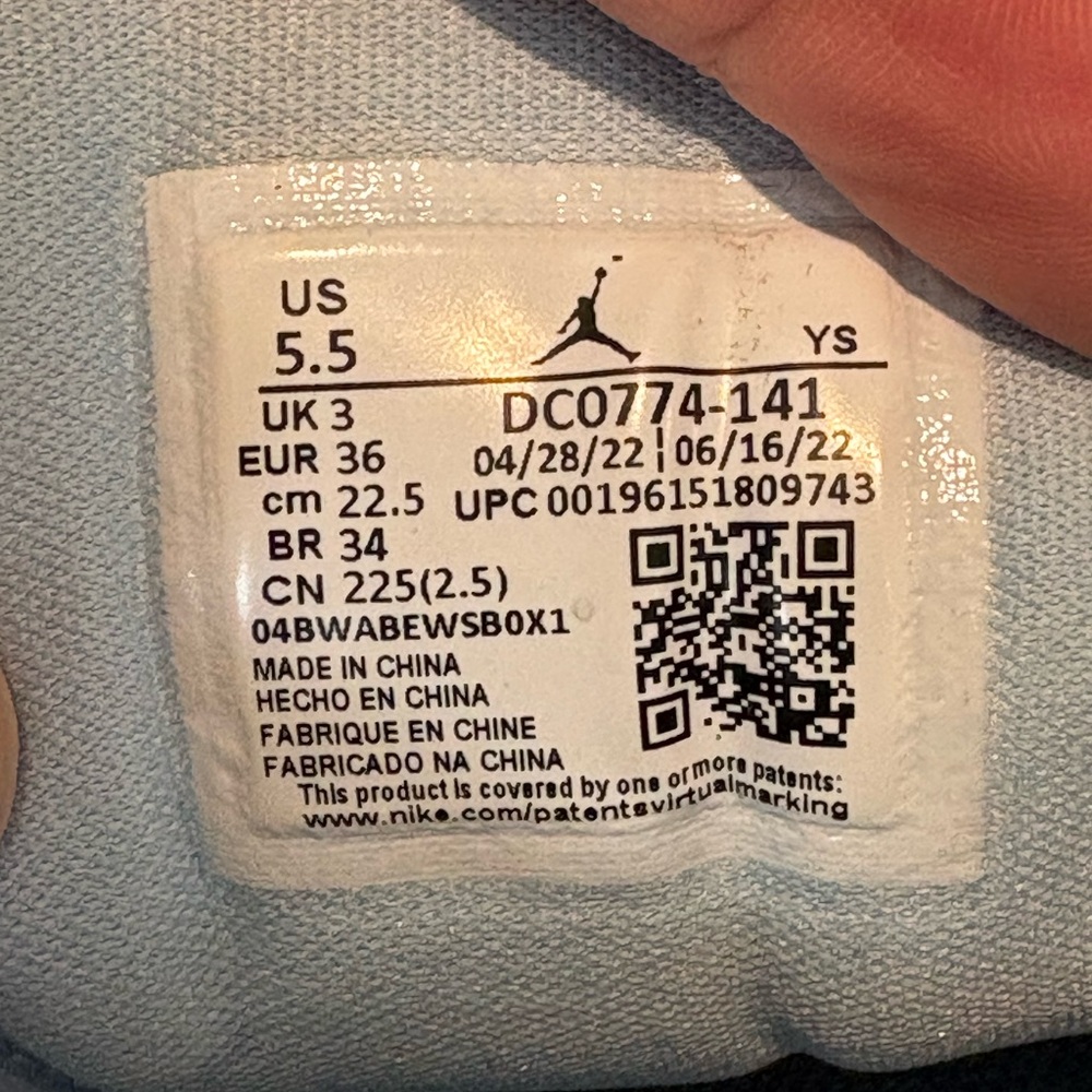 Nike Air Jordan 1 Low White/Ice Blue Shoes DC0774-141 Womens 5.5 Youth 4Y - Picture 6 of 9